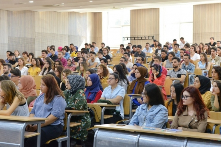 Yeni Eğitim-öğretim Yılında Saü’ye 10 Bin 557 Yeni Öğrenci Katıldı