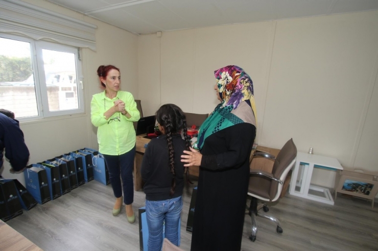 Akyazı’da Öğrencilere Kırtasiye Yardımı Yapıldı