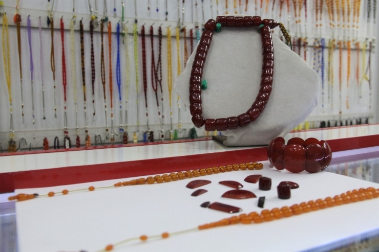 Osmanlı’dan Kalan Yemen Zarı Tespihler, Yeniden İşleniyor