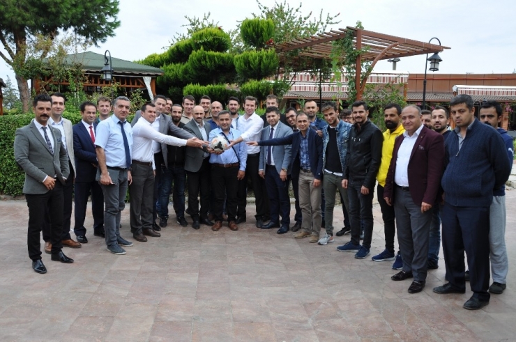 Manisa’da Kurumlar Arası Futbol Turnuvası Heyecanı