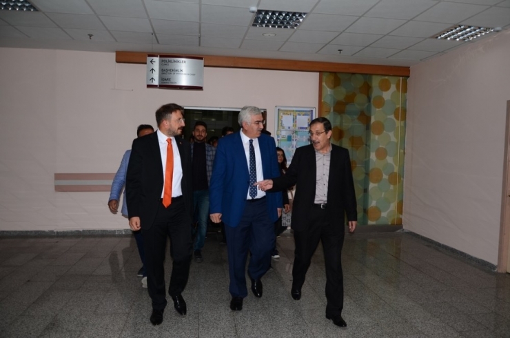 Palandöken Belediyesi Hasta Ve Yakınlarına Aşure İkram Etti