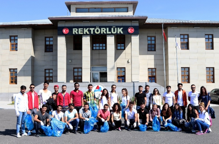 Aiçü’de Öğrenciler Çevre Temizliği Yaptı