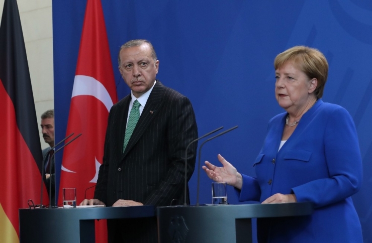 Merkel: "İstikrarlı Türkiye Bizim İçin Önemlidir"
