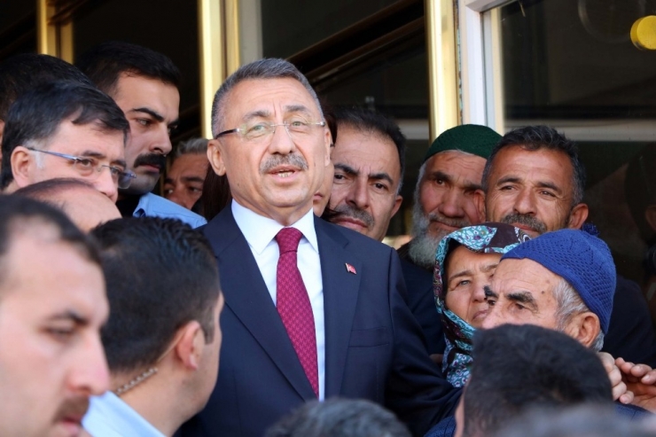 Annesi Vefat Eden Cumhurbaşkanı Yardımcısı Oktay Yozgat’tan Ayrıldı