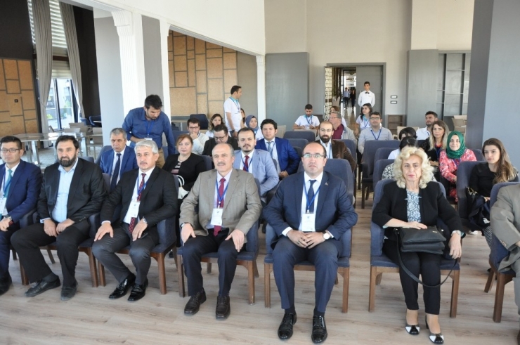 ’Uluslararası Bilim Ve Eğitim Kongresi’ Başladı