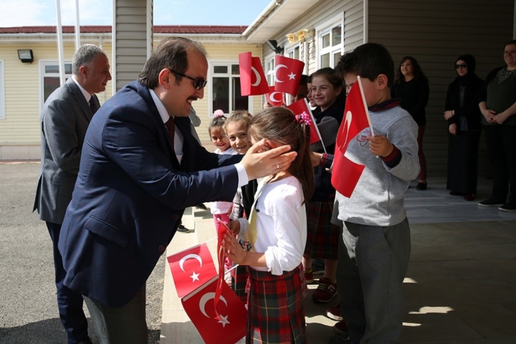 Vali Pehlivan, İlkokul, Ortaokul Ve Çimağıl Mağarası’nda İncelemelerde Bulundu