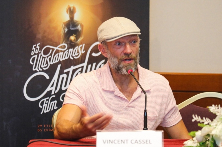 Fransız Aktörden Vincent Cassel’den Mülteci Açıklaması