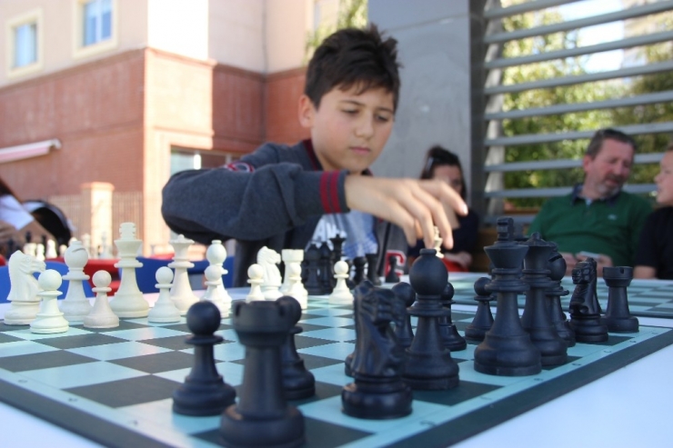 Eskişehir’de ‘Sokakta Satranç Var’