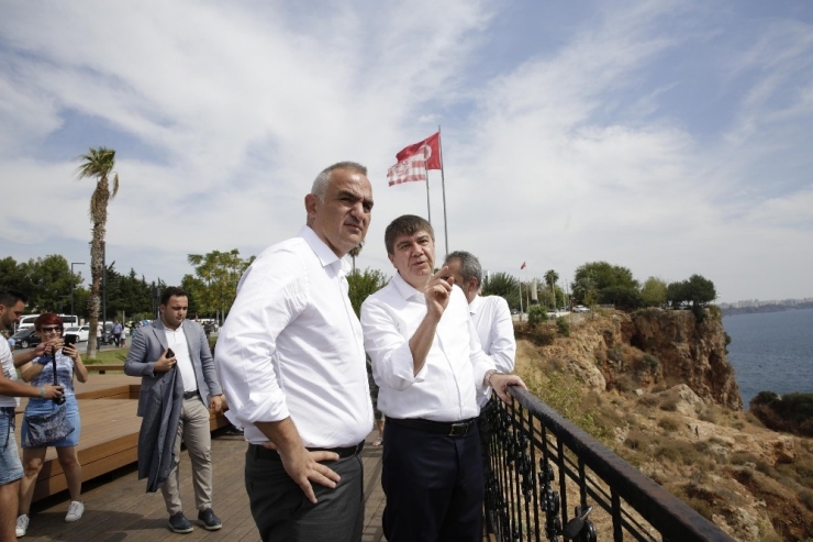 Bakan Ersoy: "Konyaaltı Sahili Antalya’ya Çok Yakıştı"