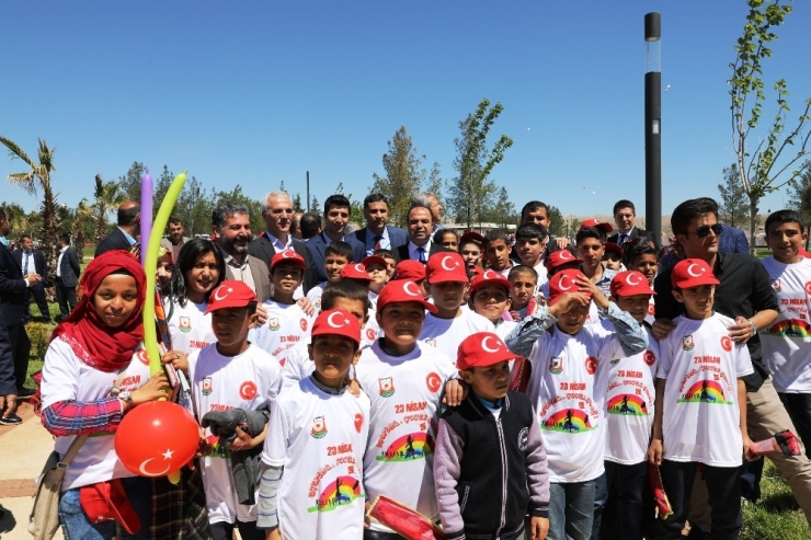 Çiftçi, Dünya Çocuk Gününü Kutladı