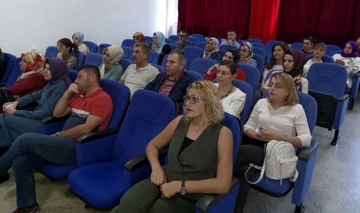 Sağlık Personeline Verilen ’Farkındalık’ Eğitimleri Devam Ediyor