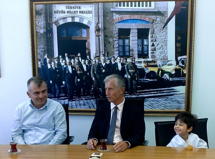 Minik Şampiyonlardan Kaymakam Çetin’e Ziyaret