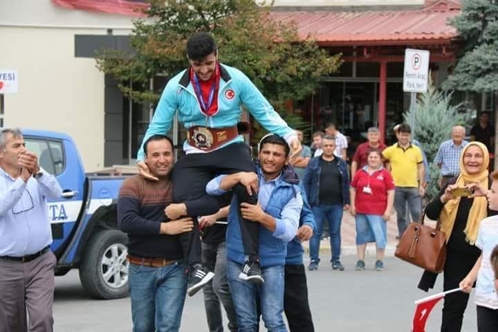 Arif Özen’e Coşkulu Karşılama