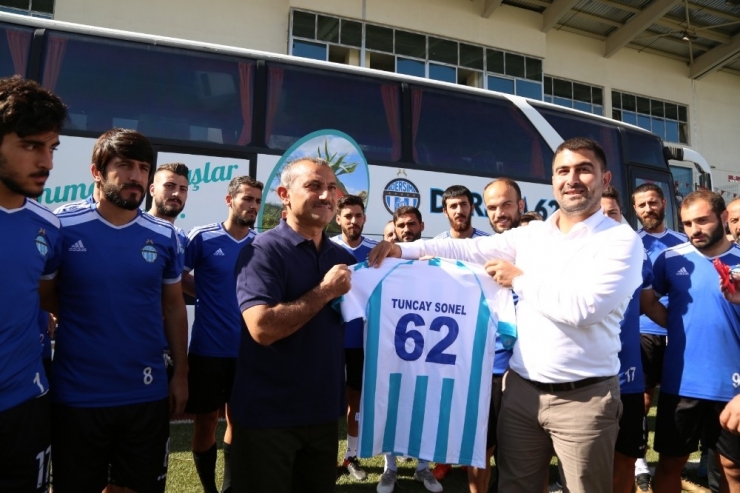 Vali Sonel, Dersim62spor’a Otobüs Hediye Etti