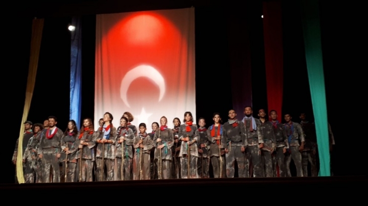 Sui Generis, ’Cevahir’ Tiyatro Oyunu İle Sezonu Açtı