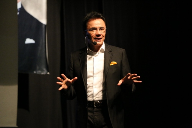 Ender Saraç; "Erkekler Pamuk Prenses, Kadınlar Kraliçe Oldu"