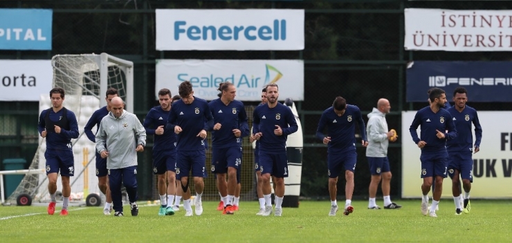 Fenerbahçe’de Spartak Trnava Maçı Hazırlıkları Sürüyor