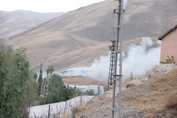 Hakkari’de Anız Yangını