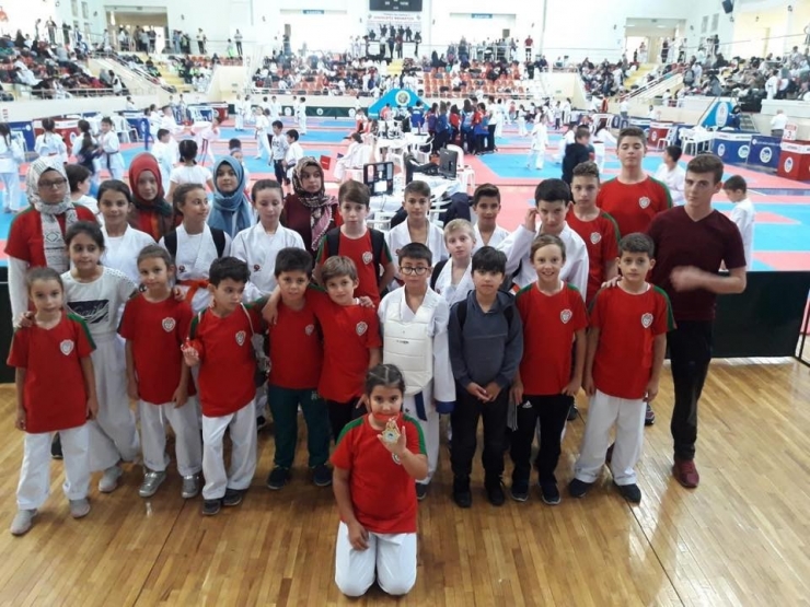 Karate Takımı Sakarya’da Turnuvaya Katıldı