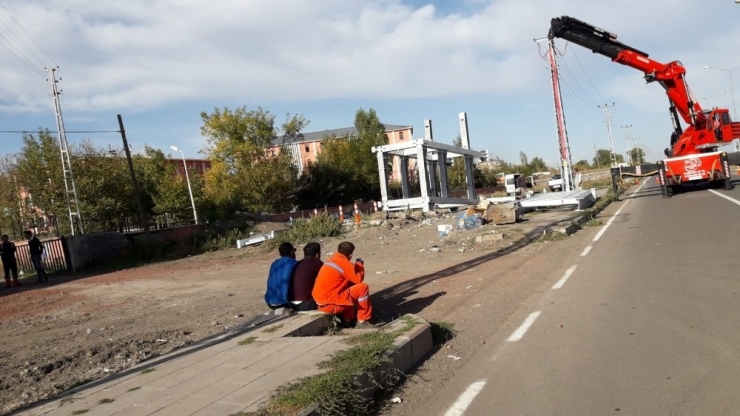 Vali Hüseyin Atak Bulvarı’na Üst Geçit Yapılıyor