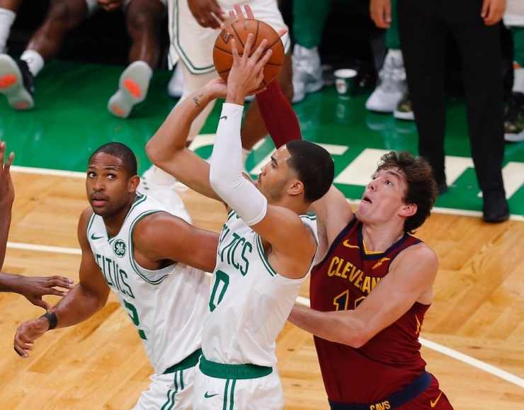 Cedi Osman’lı Cleveland Cavaliers, Boston Celtics’i Mağlup Etti