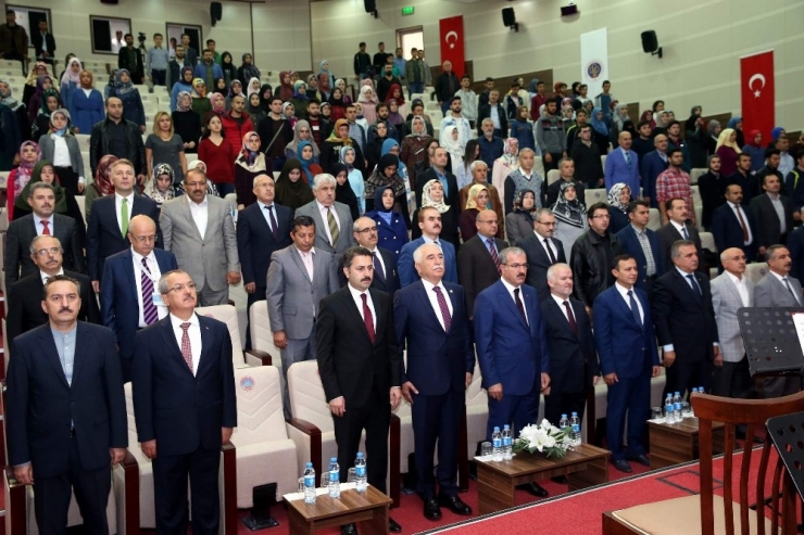 Erü Rektörü Çalış, Tokat’ta 5. Maneviyat Psikolojisi Sempozyumuna Katıldı