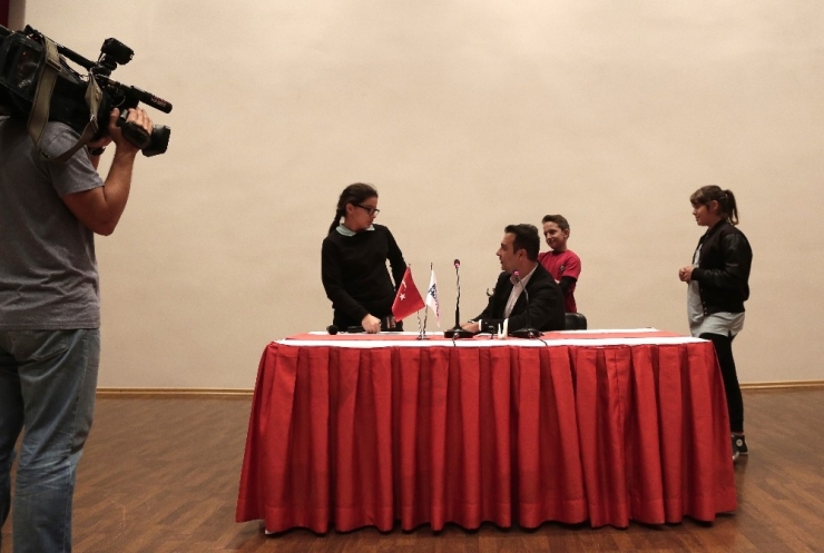 İhlas Koleji Öğrencileri, ’Medya Konferansı’na Katıldı