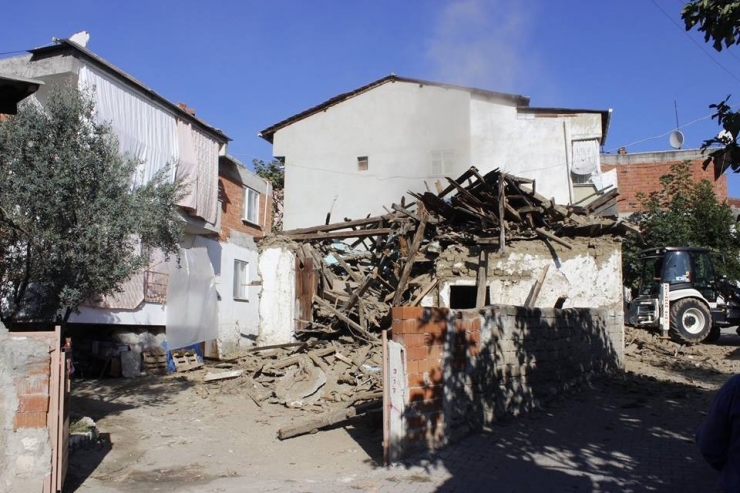 Metruk Binalar Yıkılıyor