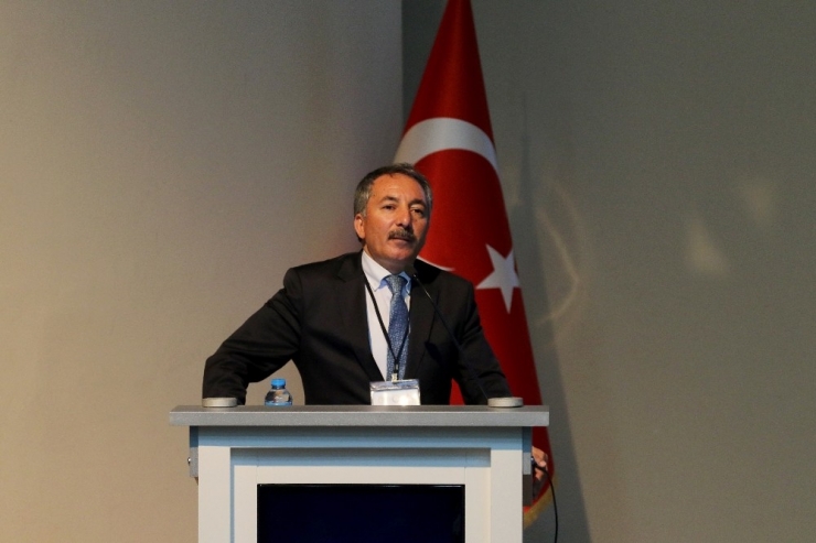 Aiçü’de Bilim Adamları Bir Araya Geldi