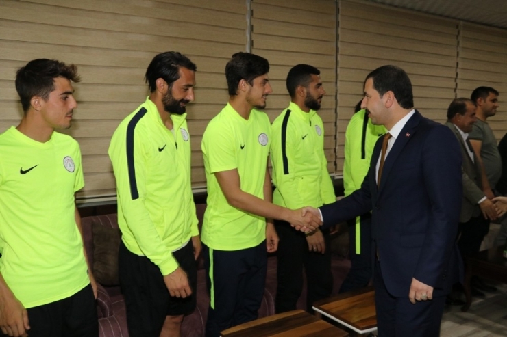 Baydilli’den Karaköprü Belediyespor’a Moral Ziyareti