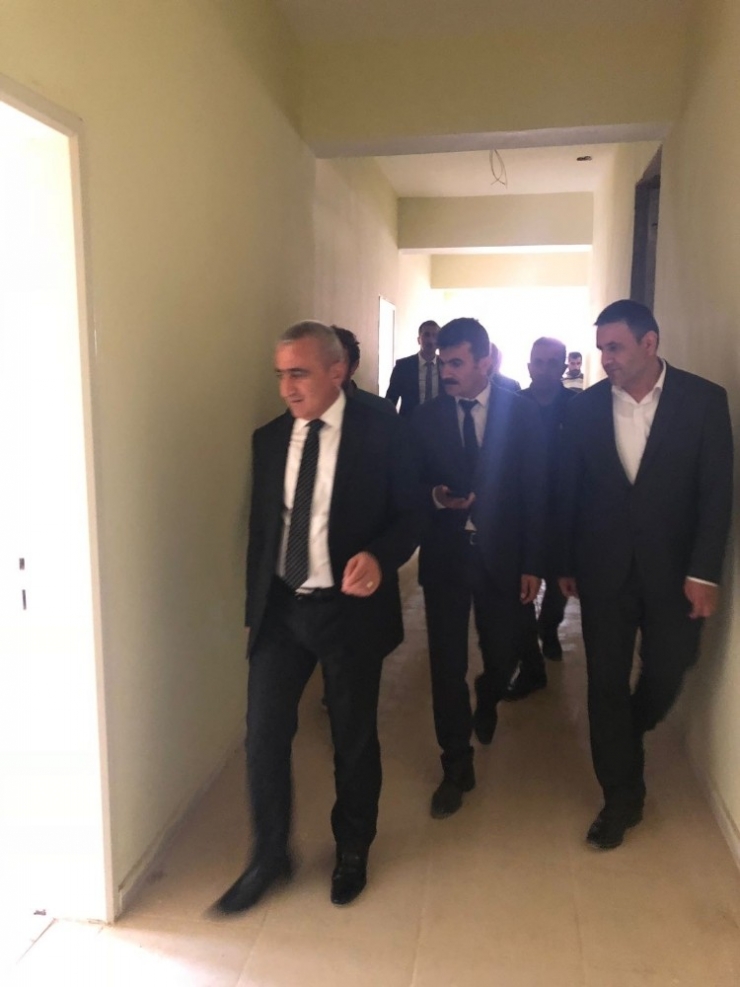 Milli Eğitim Müdürü Gür, Şemdinli’de Okul İnşaatlarını İnceledi