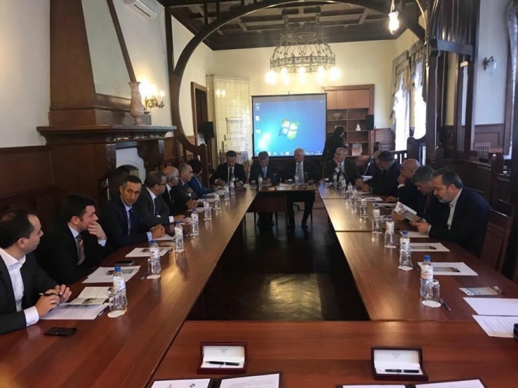 Türk İş Adamları Petersburg’a Çıkarma Yaptı