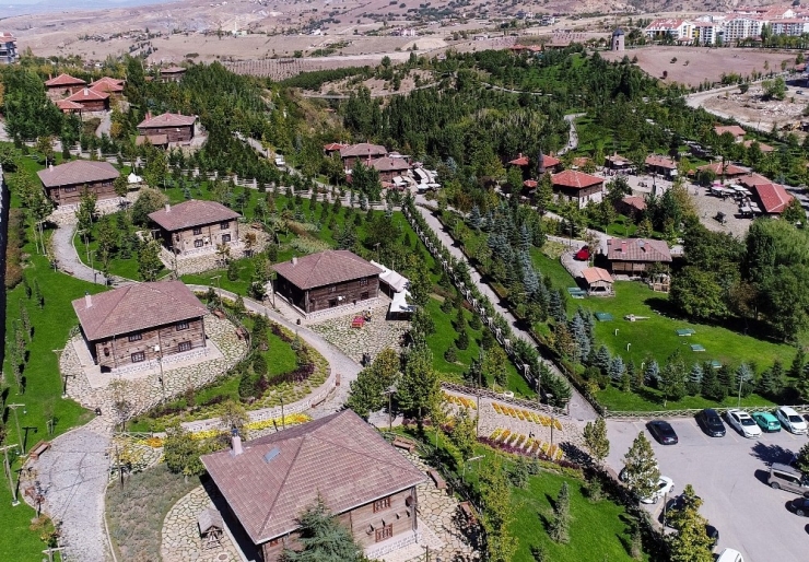 Öğrencilerden Geleneksel Köy Kültürü İle Turizme Büyük Katkı