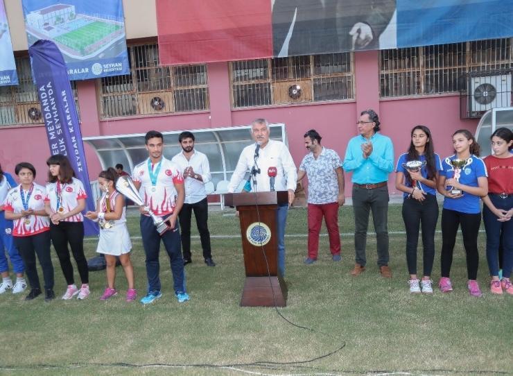 Seyhan Belediyesi’nden Amatör Spor Kulüplerine Malzeme Desteği