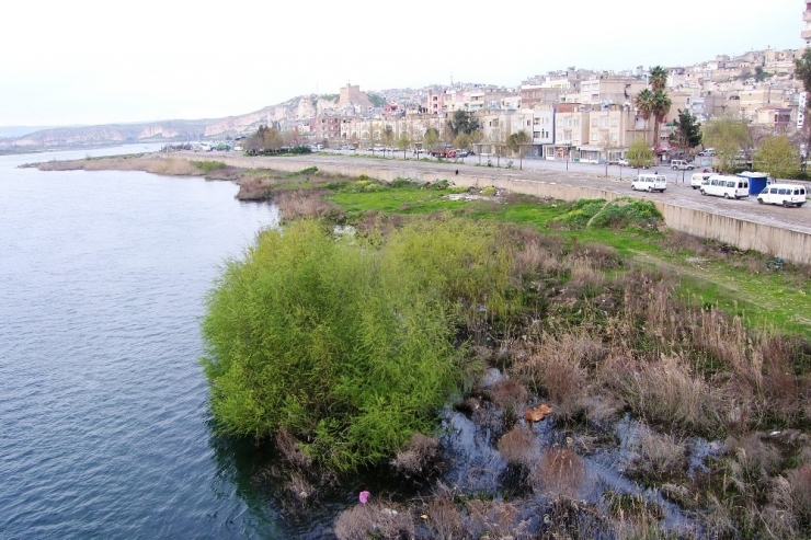 Birecik’te Sahil Park 3. Etap Çalışmaları Sürüyor