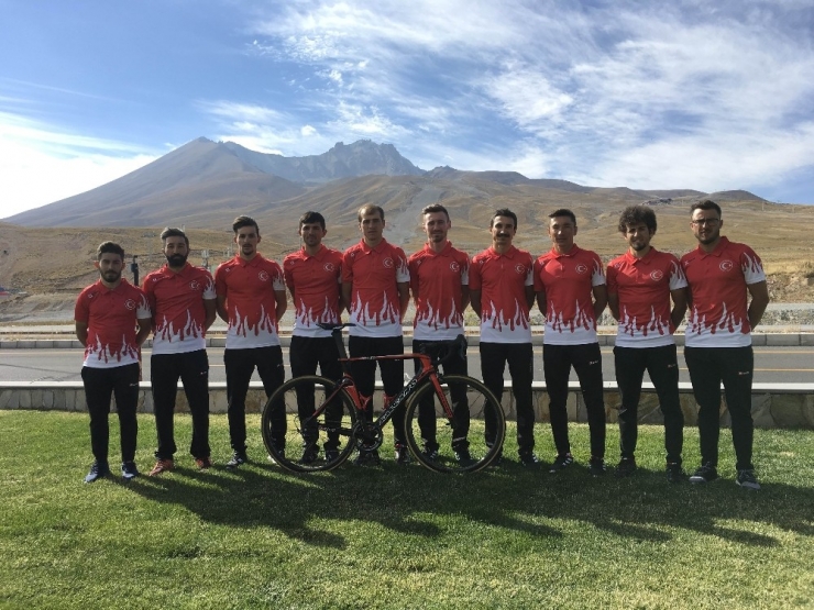 Türkiye Bisiklet Milli Takımı Da Antrenman İçin Erciyes’i Tercih Etti