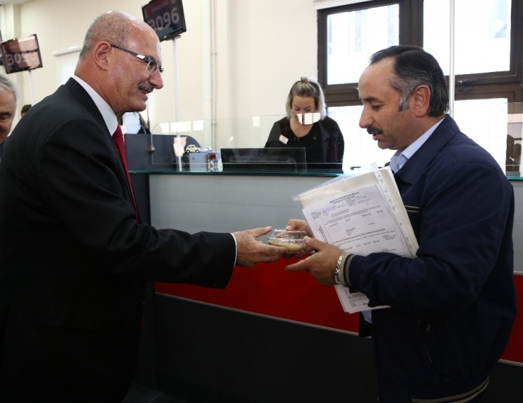 Ato Başkanı Baran Ato’da Aşure Dağıttı