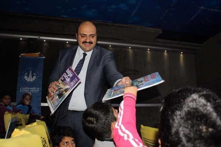 Aziziye’de Çocuklar İçin Gezen Sinema