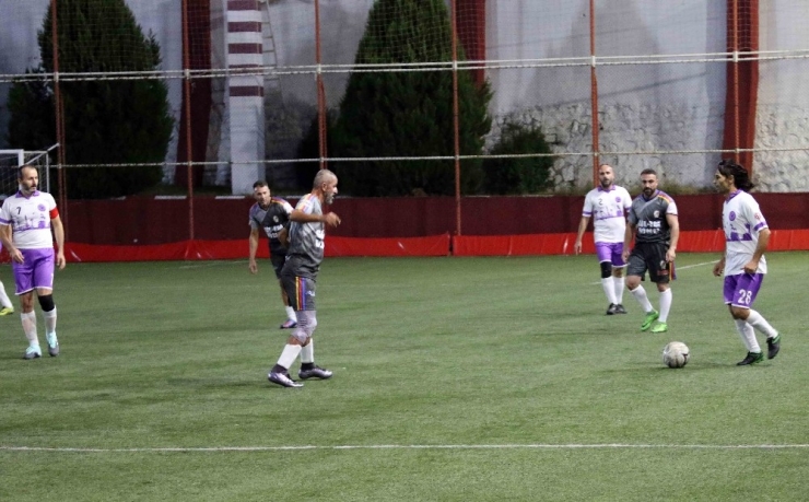 Bayraklı’da Dostluk Kazandı