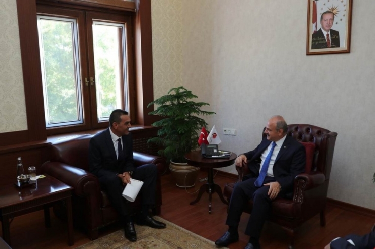 Vali Çakacak, Türk İş İl Temsilcisi Demir’i Kabul Etti