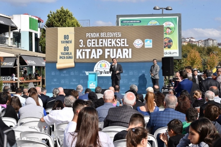 Başkan Demircan Pendik Kitap Fuarı’nda Okurlarıyla Buluştu