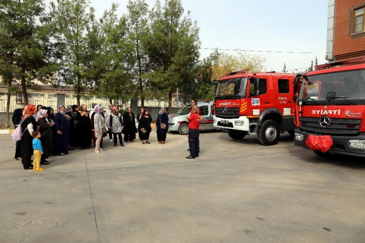 Vatandaşların Belediye Tesislerine Gezmeye Devam Ediyor