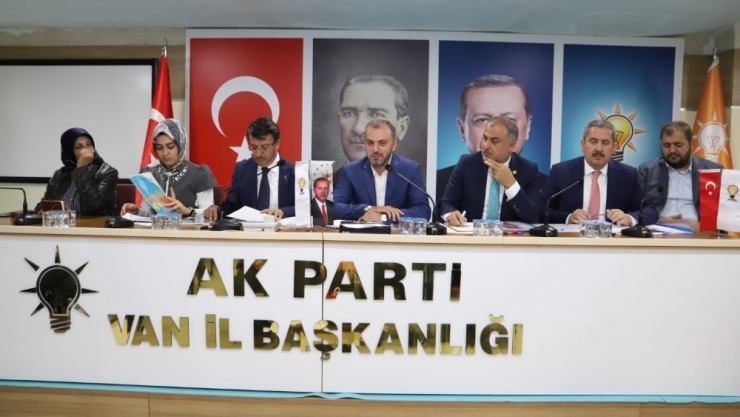 Ak Parti Teşkilat Başkanı Kandemir Van’da