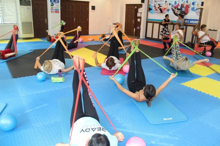 Alanya Belediyesi’nin Spor Merkezine Yoğun İlgi