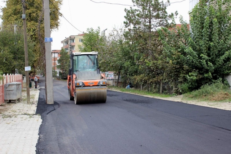 Arifiye’de Asfalt Çalışmaları Sürüyor