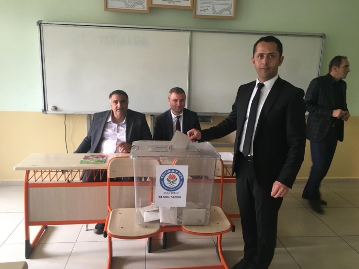 Başkan Aslan Güven Tazeledi