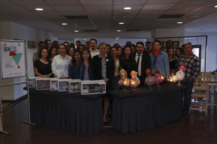 İeü Meslek Yüksekokulu’ndan "Merhaba"