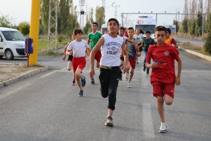 Ağrı’da Sportif Etkinlikler Devam Ediyor