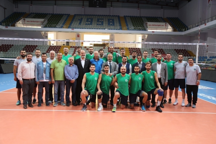 Başkan Aktaş’tan Voleybolculara Moral