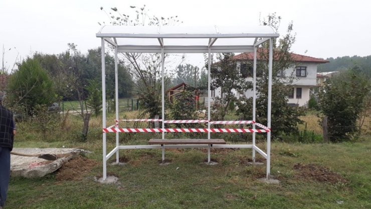 Düzce’de Durak Montajı Çalışmaları Başladı